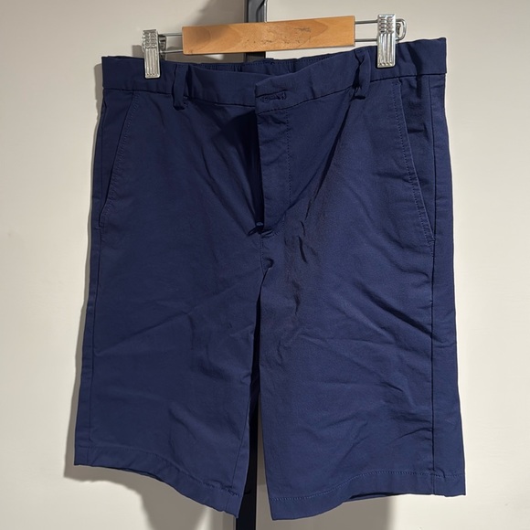 Vineyard Vines boys size 16 navy performance shorts - Picture 1 of 3